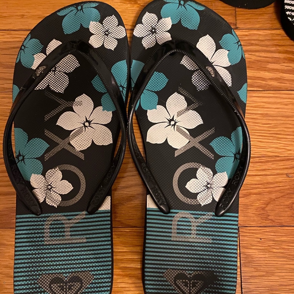 Women’s Roxy flip flops